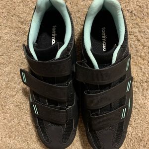 Spin cycling shoes with spd clips